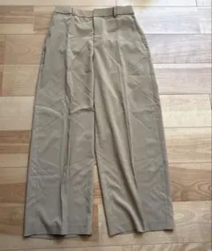 UNIQLO ベージュ 感動ワイドパンツ　Lサイズ