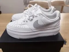 Nike コート　ビジョン　アルタ