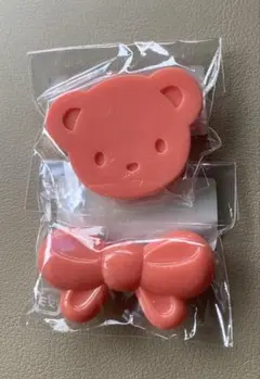 ☆新品未使用☆ファミリア 限定 安全ピン 青 クマちゃん＆リボン オレンジのサムネイル