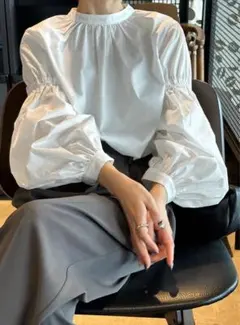 ホワイト バルーンスリーブ シャツ