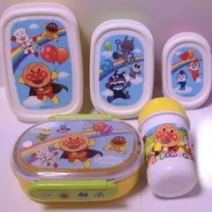 アンパンマン★お弁当箱＆おしぼり、ストローキャップ、ベビーカー用品