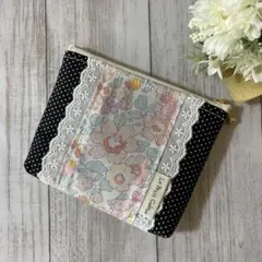 【リバティ小物セール！】ミニミニポーチ　リバティ生地使用　ベッツィ　ヴィーナス