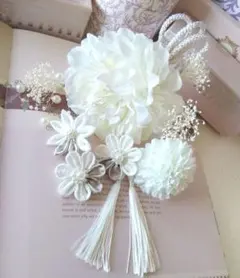 つまみ細工の髪飾り　成人式髪飾り　卒業式髪飾り　和装成髪飾り