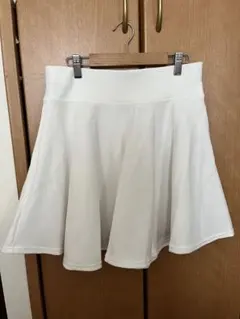 【送料込】白　スカート　ミニ　ホワイト　フレア　ひざ丈