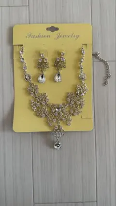 ブライダルアクセサリー ネックレスとイヤリングセット