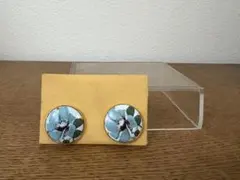 Item thumbnail for item f6f1aa9d-9c72-48c6-9dcd-2d8eeefdc583