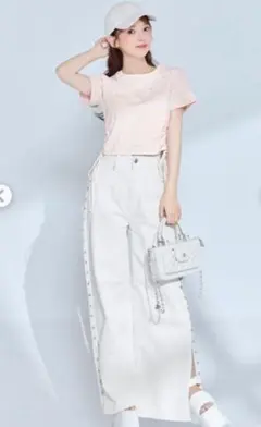サイドビジューワイドデニムパンツ　ミシェルマカロンのサムネイル