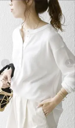 美品✨SHIPS any ワッフルヘンリーネックラウンドヘムプルオーバー 白