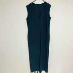 each BONJOUR SAGAN Vネックノースリワンピース グリーン