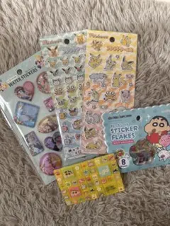 クレヨンしんちゃん　ポケモン　ディズニープリンセス　シール　セリア　amifa