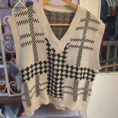 チェック柄ニットベスト ベージュ・ブラック
