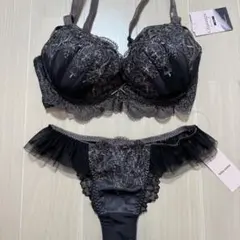 【F70,M】tutuanna Glamagic ブラジャー＆ショーツセットのサムネイル