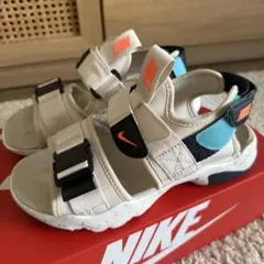 NIKE ウィメンズサンダル