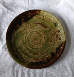 波紋模様の緑茶色大皿