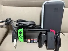 Nintendo switch 外装無し・付属品込み・ケース、ソフト４本付