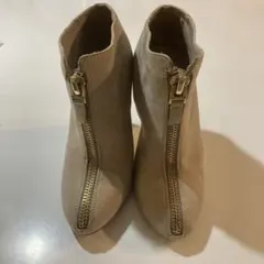 ZARA ピンヒールショートブーツ　ベージュ　サイズEU35のサムネイル