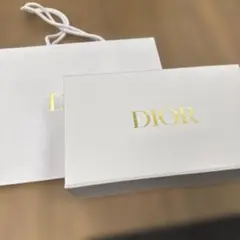 Dior ショッパー ホワイトギフトボックス リボン付き