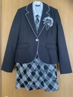 フォーマル160㎝（黒ジャケット・チェック柄スカート）