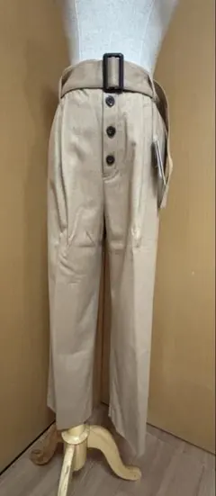 VICKY パンツ　三つボタン