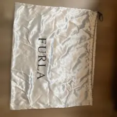 縦50センチ横59センチ　FURLA サテン製ホワイト収納袋