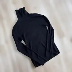 GU リブ編み 黒 タートルネック セーター