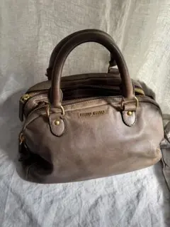 miu miu ブラウンレザーショルダーバッグ