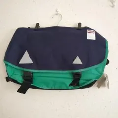 PUMA　メッセンジャーバッグ　ショルダーバッグ　定価9,180円　バッグ　新品