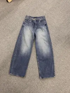 ユニクロ　ワイドレッグデニム 25インチ ライトブルー