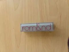 【新品】ロムアンド ゼロマットリップスティック 01