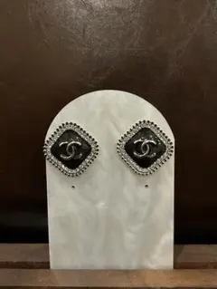 ピアス　CCロゴ