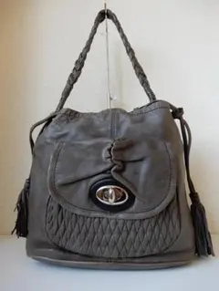 本革☆マルティナ カポーニ☆B5対応☆レザーショルダーバッグ　グレー