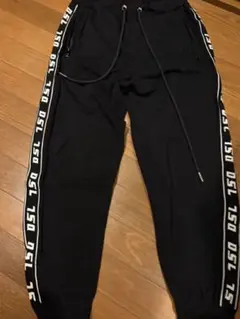 DIESEL ブラック ジョガーパンツ