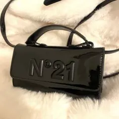 【美品】N°21 ブラック エナメル ショルダーバッグ