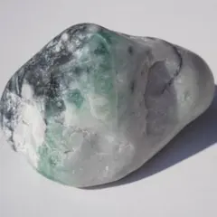 糸魚川翡翠　金山谷　三色 金山谷産糸魚川翡翠 工房製作出雲型勾玉