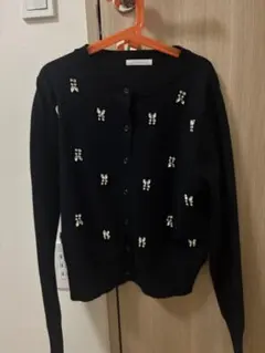 《新品》ビジュー付きカーディガン　Sサイズ