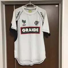 ユニフォーム    グランデ✖️アスレタの限定プラシャツです。サイズはMになります