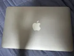 Apple MacBook Air 11インチ (Mid 2011)