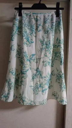 《COUP DE CHANCE》花柄ミディスカート