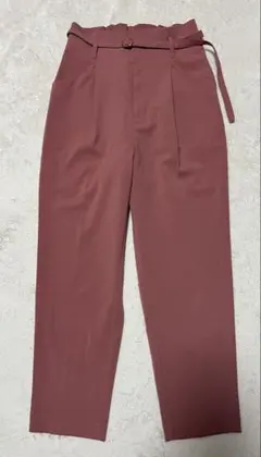 vis ベルト付きハイウエスト テーパードパンツ ピンク