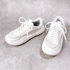 UGG LAクラウドトレーナー 厚底スニーカー 軽量 ホワイト 23.5cm