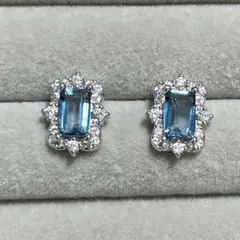 ロンドンブルートパーズ　ピアス