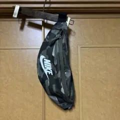 Nike カモフラージュ ボディバッグ