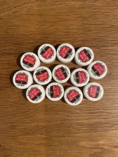 コークオン　赤いラベルの白いキャップ 13個セット