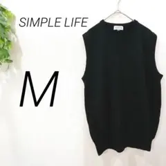 【1182】 SIMPLE LIFE ニットベスト　ブラック　ワンポイント　制服のサムネイル