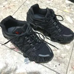 Nike Shox tl 黒 スニーカー