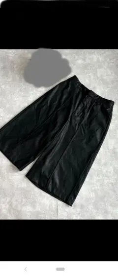 美品　センスオブプレイス アーバンリサーチ（M）フェイクレザーハーフパンツ 黒のサムネイル