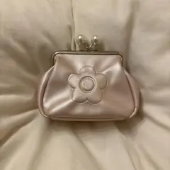 MARY QUANTエンボスデイジー パール がま口ポーチ