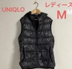 美品　UNIQLO レディース サイズM ダウンベスト　パーカー　軽量　黒ドット