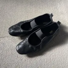ZARA ストレッチ入りレザーバレエシューズ