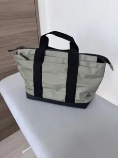 アディダスadidas バーサタイル ラウンドトートバッグ HS4439